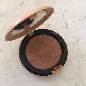 MAC Vibe Tribe bronzer Golden Rinse